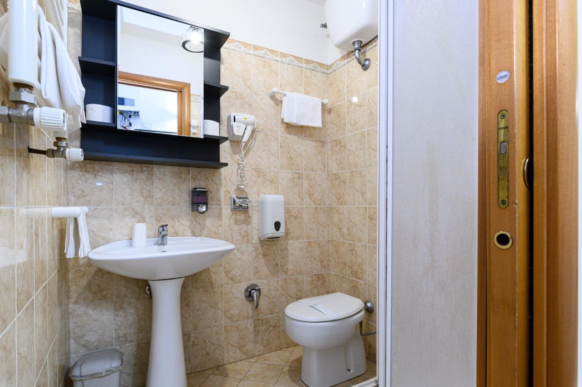 Apartment Julia Guesthouse Rome Luaran gambar